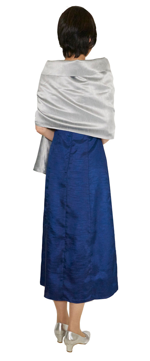 アップタウンブライダル 母親ドレス Set 1711 - ブルーフレンチカットドレスとオリジナルデザインシルバーストール・後ろ姿