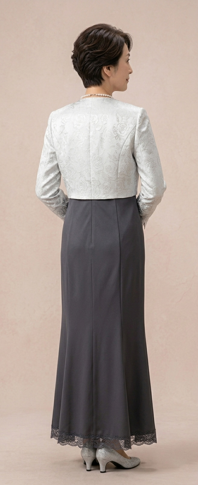 結婚式 母親 ドレス レンタル 痩せ見え 黒 サテン マーメイドドレス 後姿